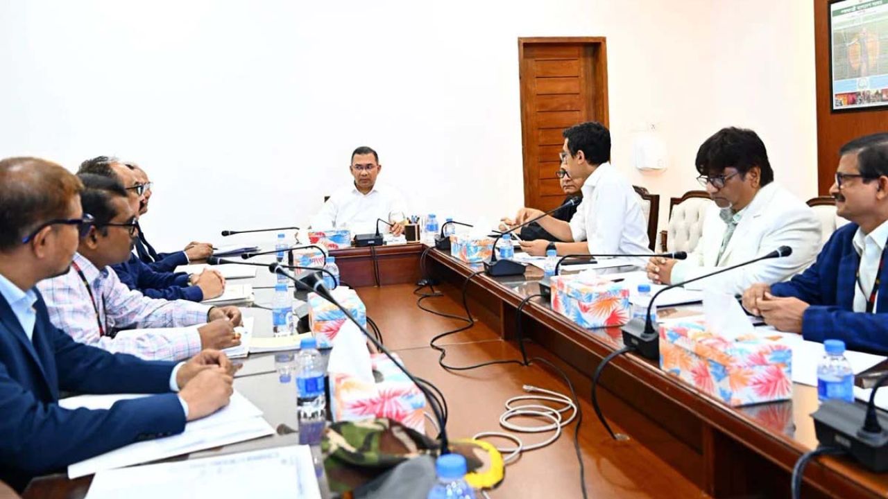 বন্ধ কারখানা চালু ও বিনিয়োগ আকর্ষণে প্রয়োজনীয় পদক্ষেপ গ্রহণের নির্দেশ প্রধানমন্ত্রীর