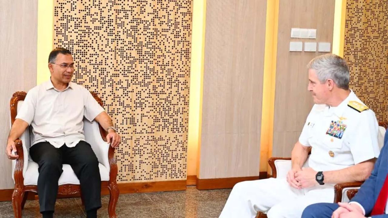 প্রধানমন্ত্রীর সঙ্গে মার্কিন নৌবহর কমান্ডারের সৌজন্য সাক্ষাৎ