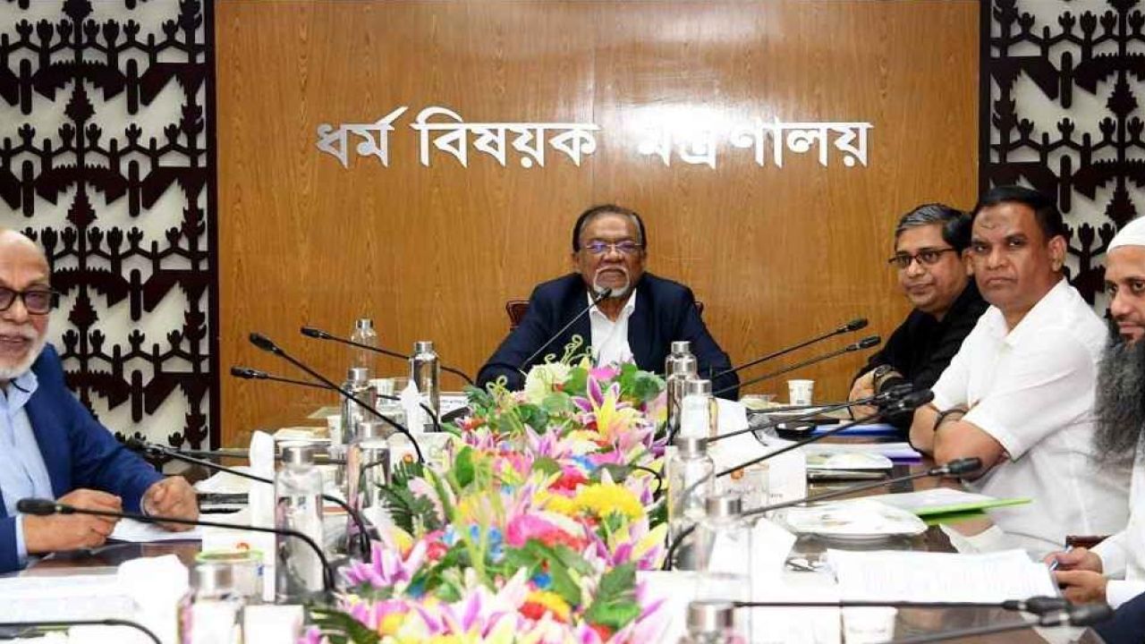 সম্মানি পাচ্ছেন আরও ২ লাখ ৫৬ হাজার ইমাম-মুয়াজ্জিন ও ধর্মীয় সেবক