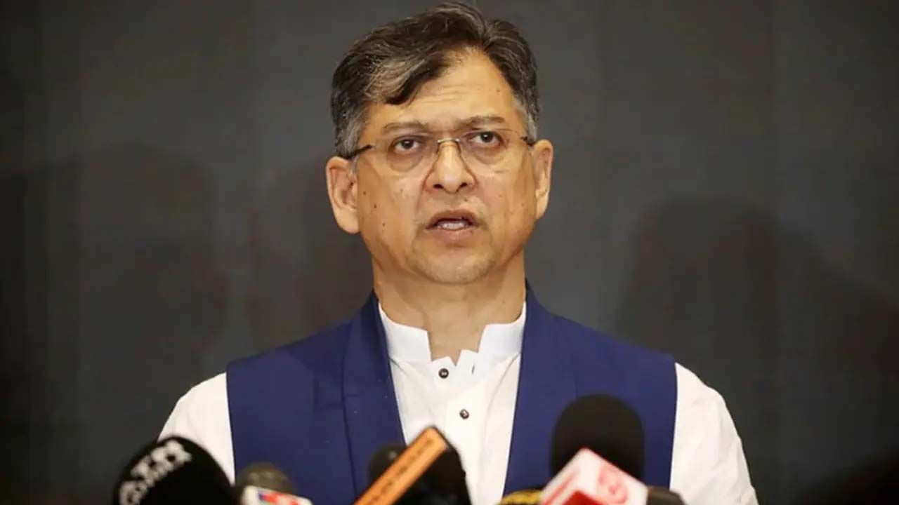 দীর্ঘমেয়াদি সংবিধান সংশোধন চায় সরকার: স্বরাষ্ট্রমন্ত্রী