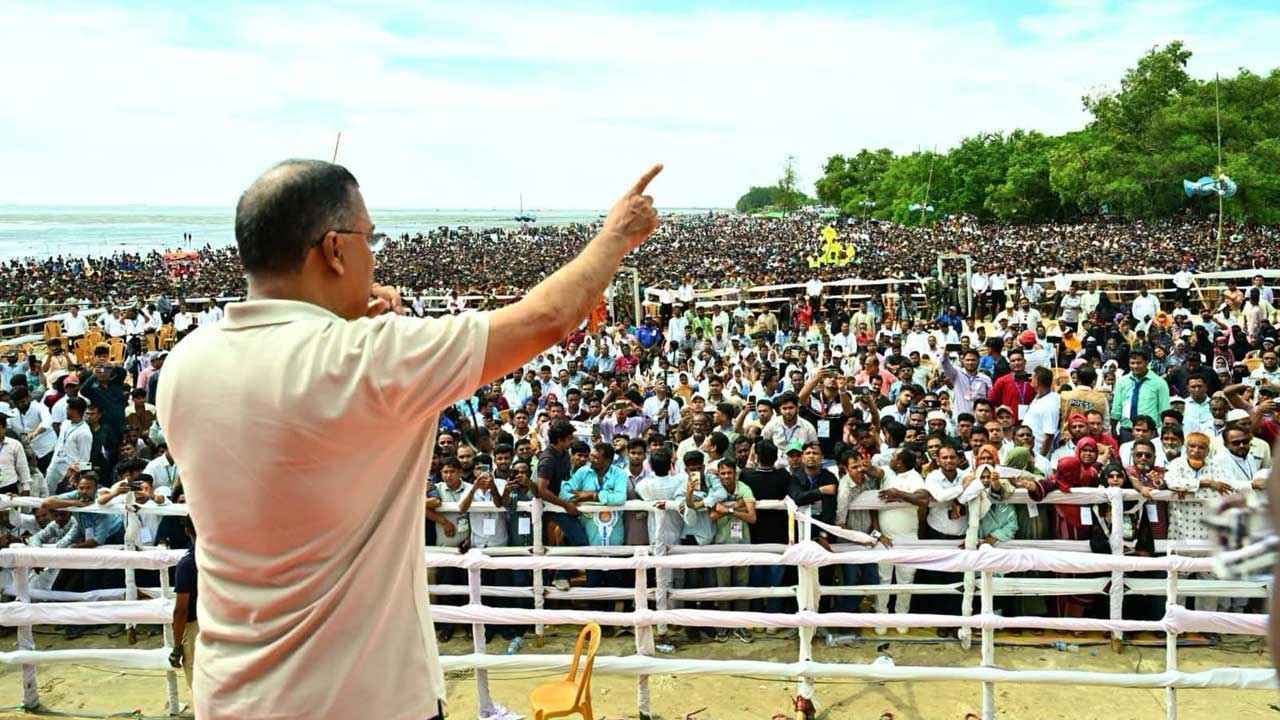 দেশের শান্তি-শৃঙ্খলা বিনষ্টকারীদের ব্যাপারে সতর্ক থাকুন: প্রধানমন্ত্রী