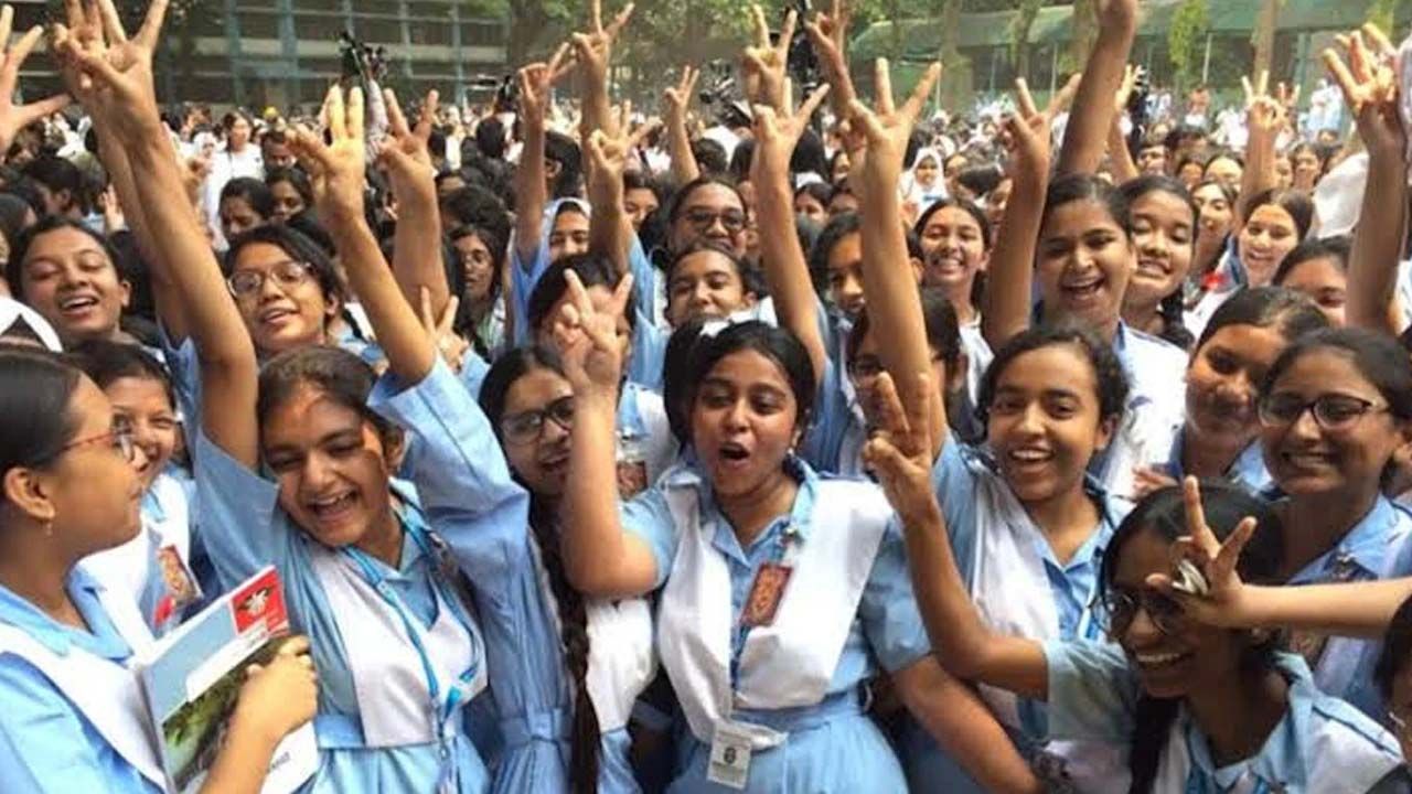 এসএসসি-সমমান পরীক্ষার ফল প্রকাশ, পাসের হার ৬২.২৫ শতাংশ