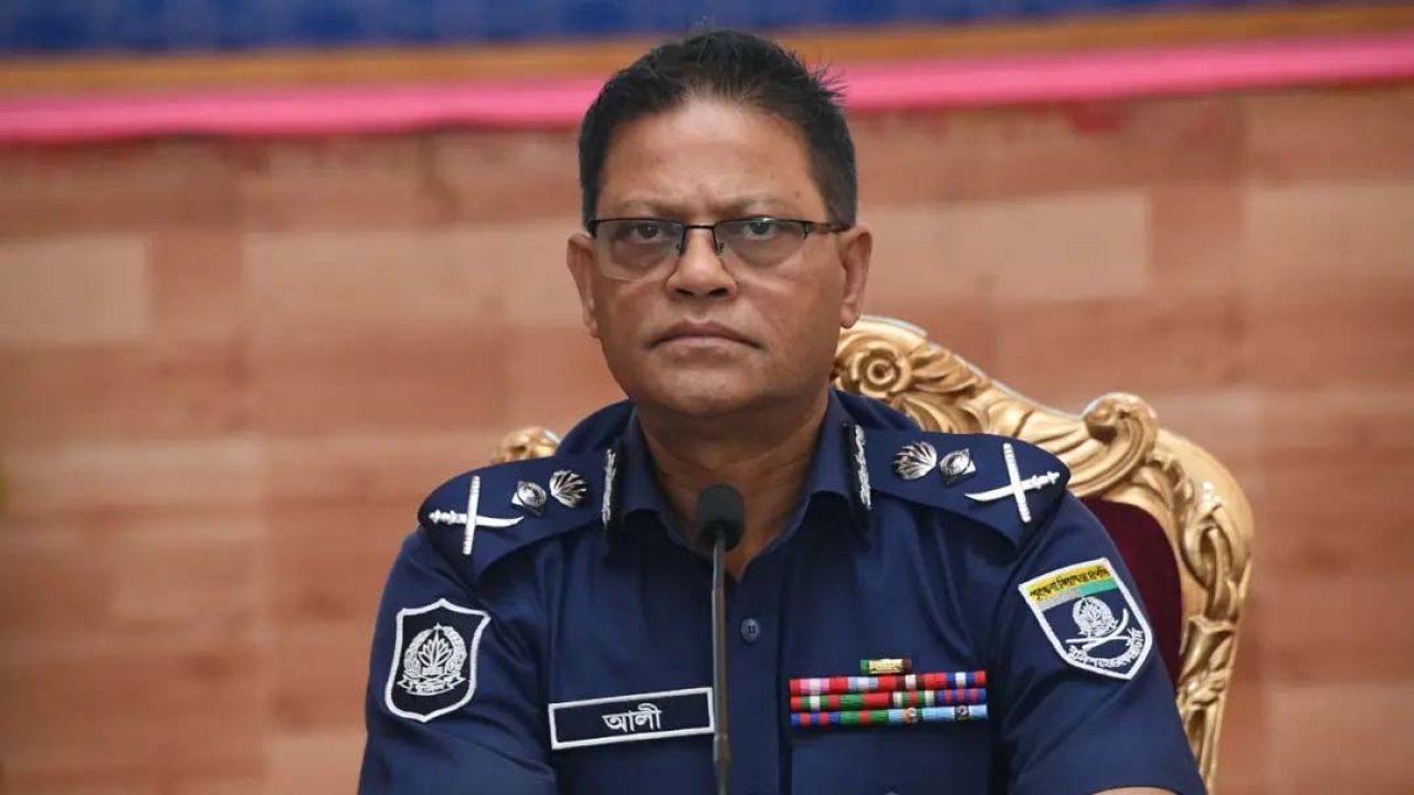 মাঠপর্যায়ের কাজ গতিশীল করতে ঊর্ধ্বতন কর্মকর্তাদের নির্দেশ আইজিপির