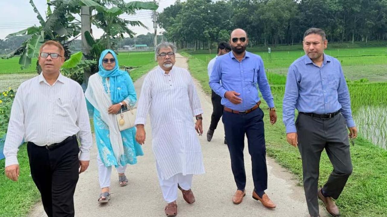 ময়মনসিংহে 'প্রযুক্তি গ্রাম' পরিদর্শনে এমরান সালেহ প্রিন্স