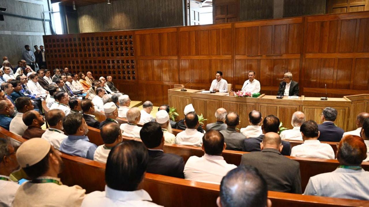 রাষ্ট্রপতি নির্বাচনকে সামনে রেখে বৈঠকে সরকারি দলের সংসদ সদস্যরা