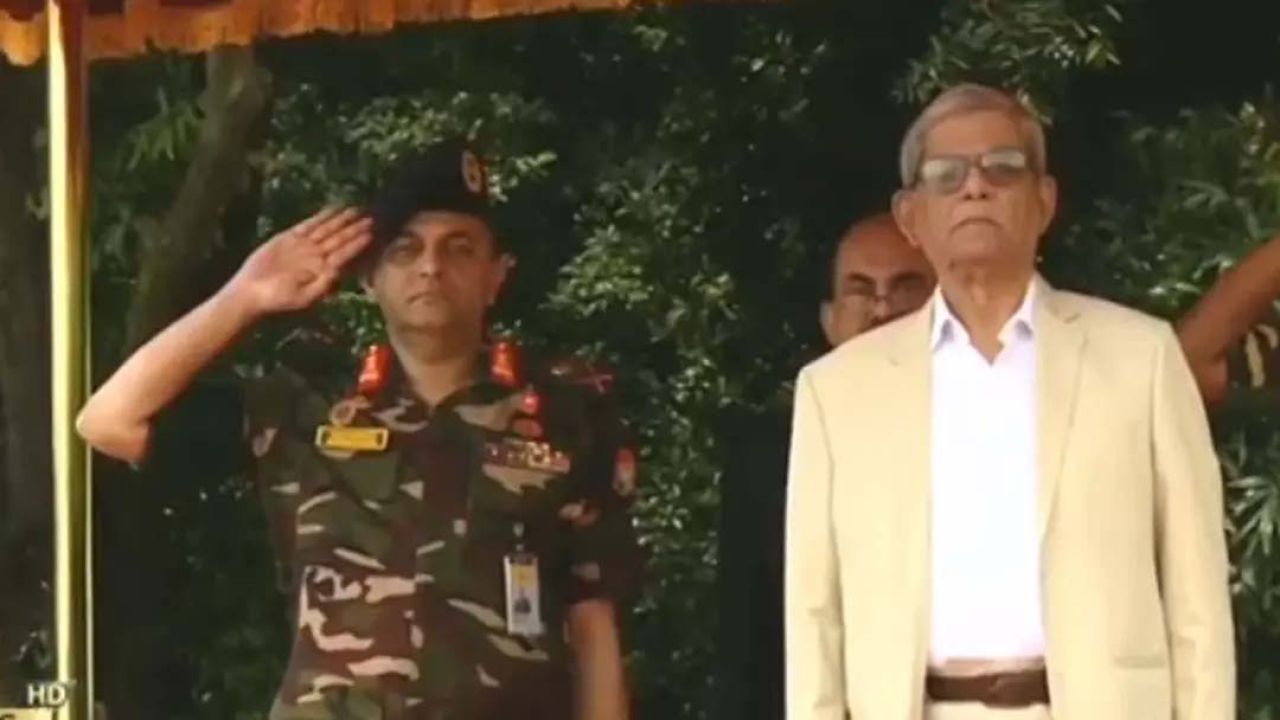 বঙ্গভবনে রাষ্ট্রপতি মির্জা ফখরুল ইসলাম, দেওয়া হলো গার্ড অব অনার