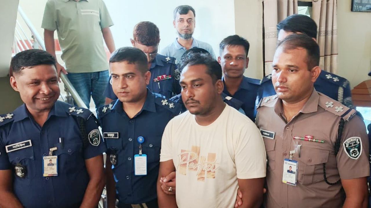 জামালপুরে ইশরাত হত্যার প্রধান আসামী গ্রেফতার