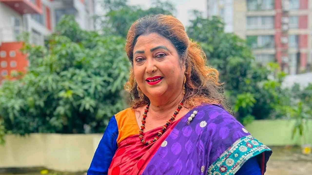 আর কত অত্যাচার সহ্য করব: রিনা খান