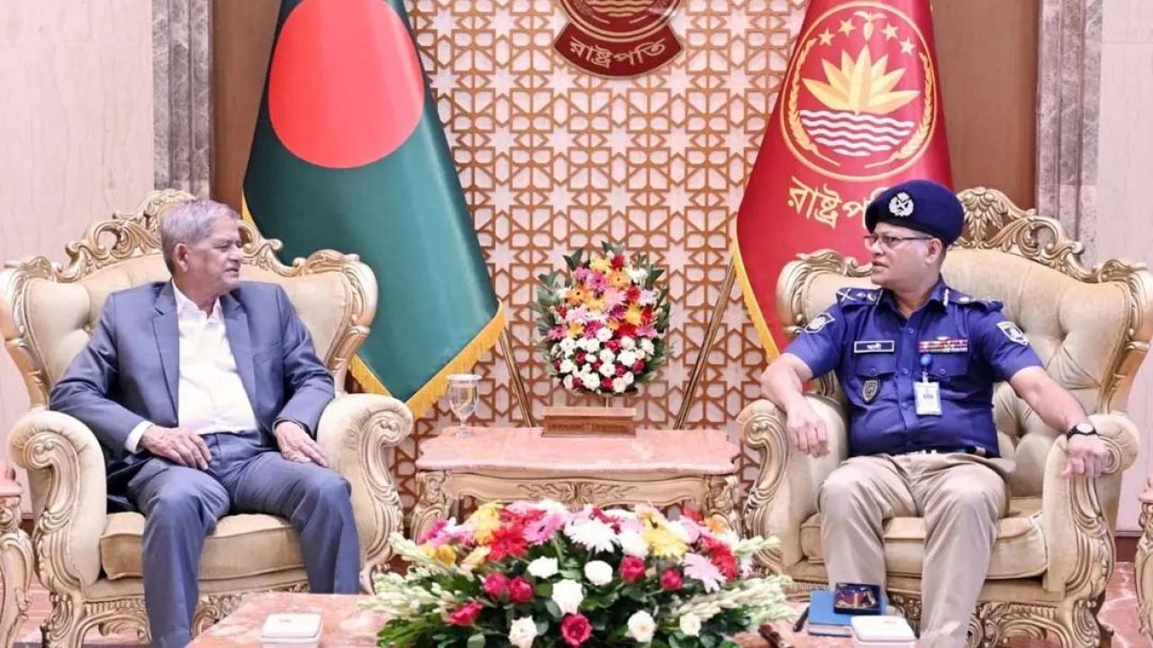 আইনশৃঙ্খলা রক্ষায় পুলিশকে নিষ্ঠার সঙ্গে কাজের আহ্বান রাষ্ট্রপতির
