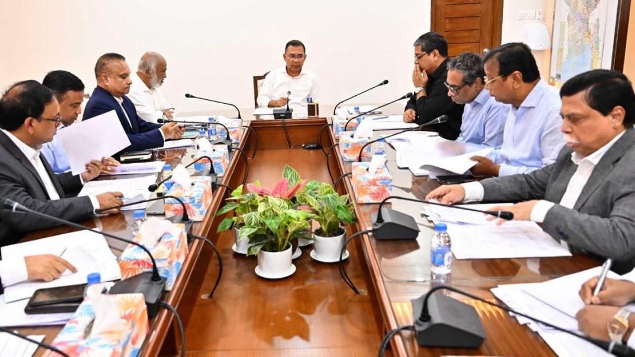 ডেঙ্গুর বিস্তার ঠেকাতে পরিচ্ছন্নতা কার্যক্রম জোরদারের নির্দেশ প্রধানমন্ত্রীর