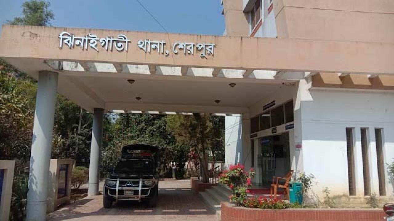 ঝিনাইগাতীতে মাহিন্দ্র গাড়ী উল্টে চালক নিহত