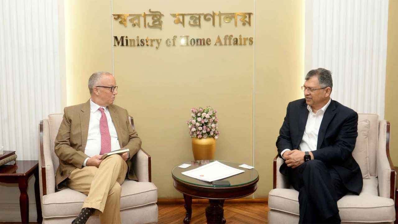 গঠনমূলক সমালোচনা আর গালিগালাজ এক নয়: স্বরাষ্ট্রমন্ত্রী