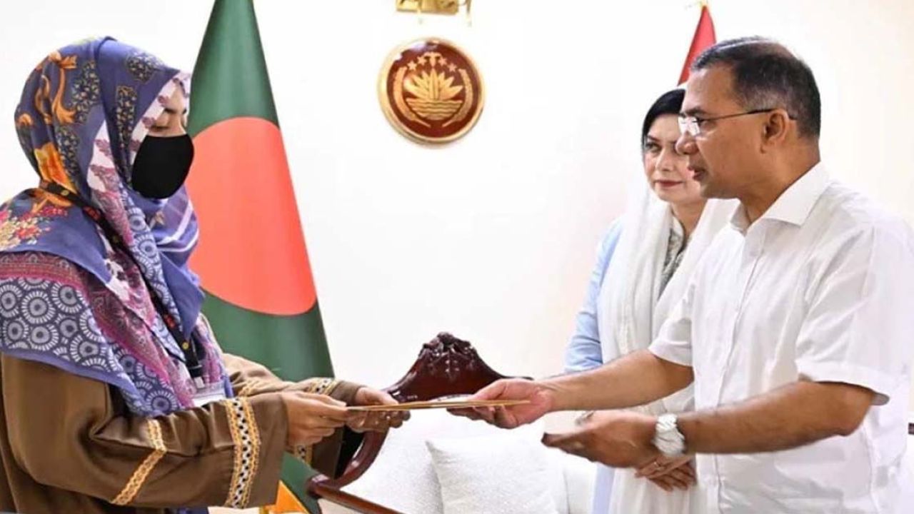 শহীদ ২ সেনা সদস্যের পরিবারকে প্রধানমন্ত্রীর আর্থিক সহায়তা