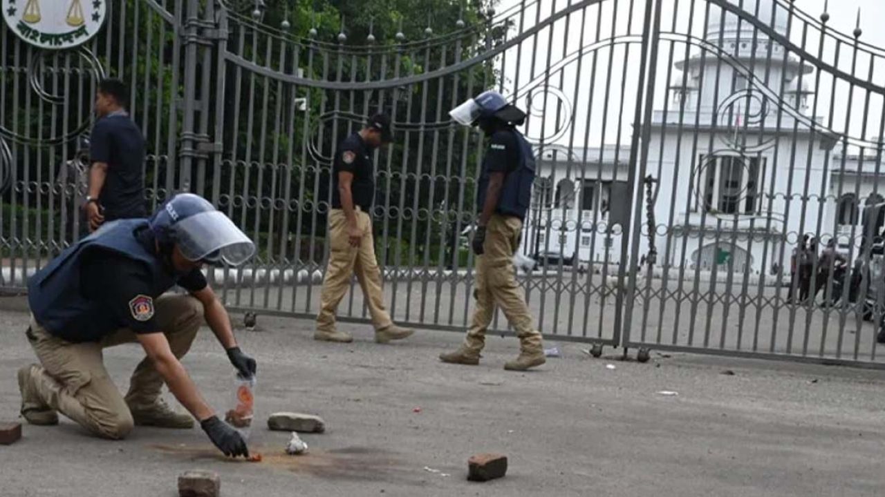 সুপ্রিম কোর্টের সামনে ককটেল বিস্ফোরণ