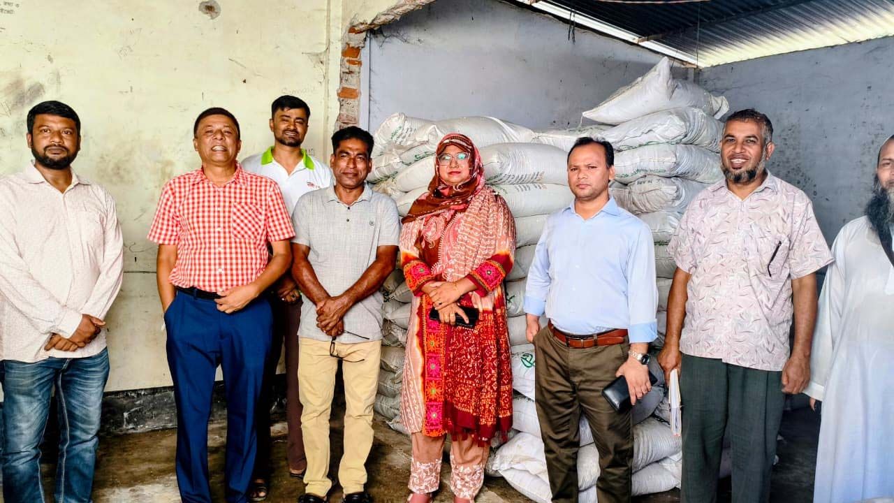 ১৫ সার ডিলার কারাগারে: শেরপুরে সারের বাজারে পড়েনি প্রভাব, পর্যবেক্ষণে কৃষি বিভাগ