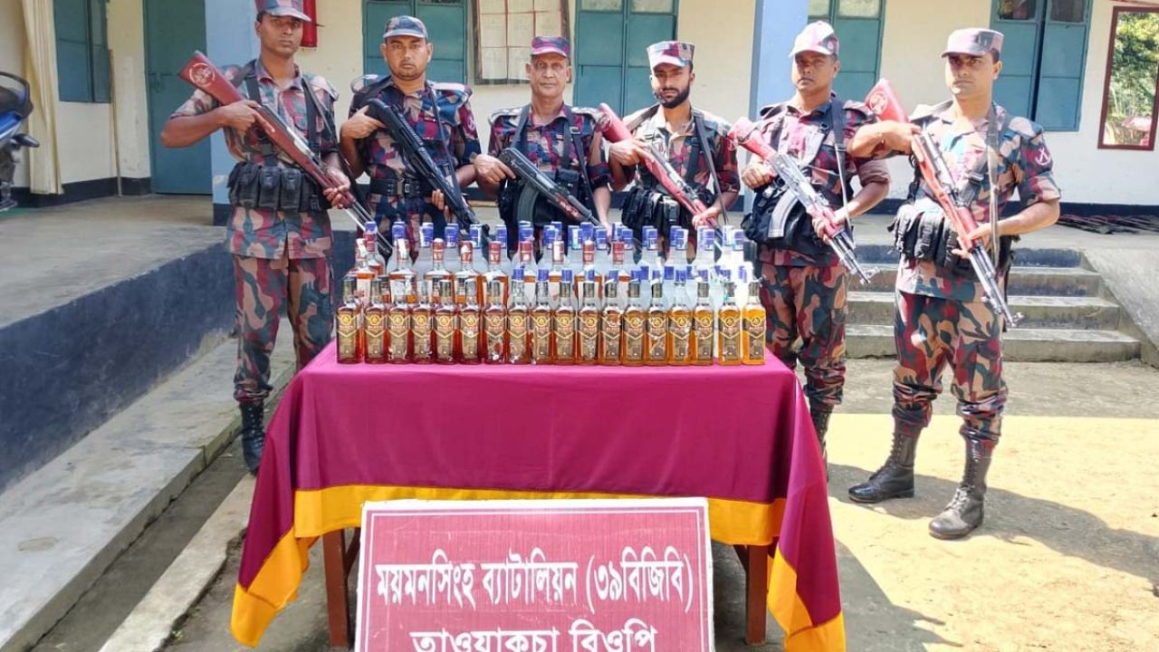 ঝিনাইগাতী সীমান্তে ভারতীয় মদ জব্দ