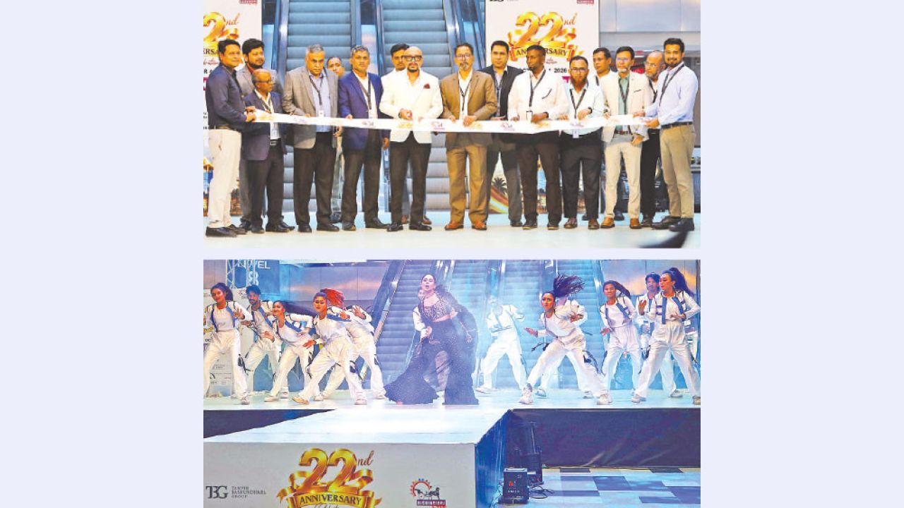 ২২তম প্রতিষ্ঠাবার্ষিকীতে বর্ণিল সাজে বসুন্ধরা সিটি