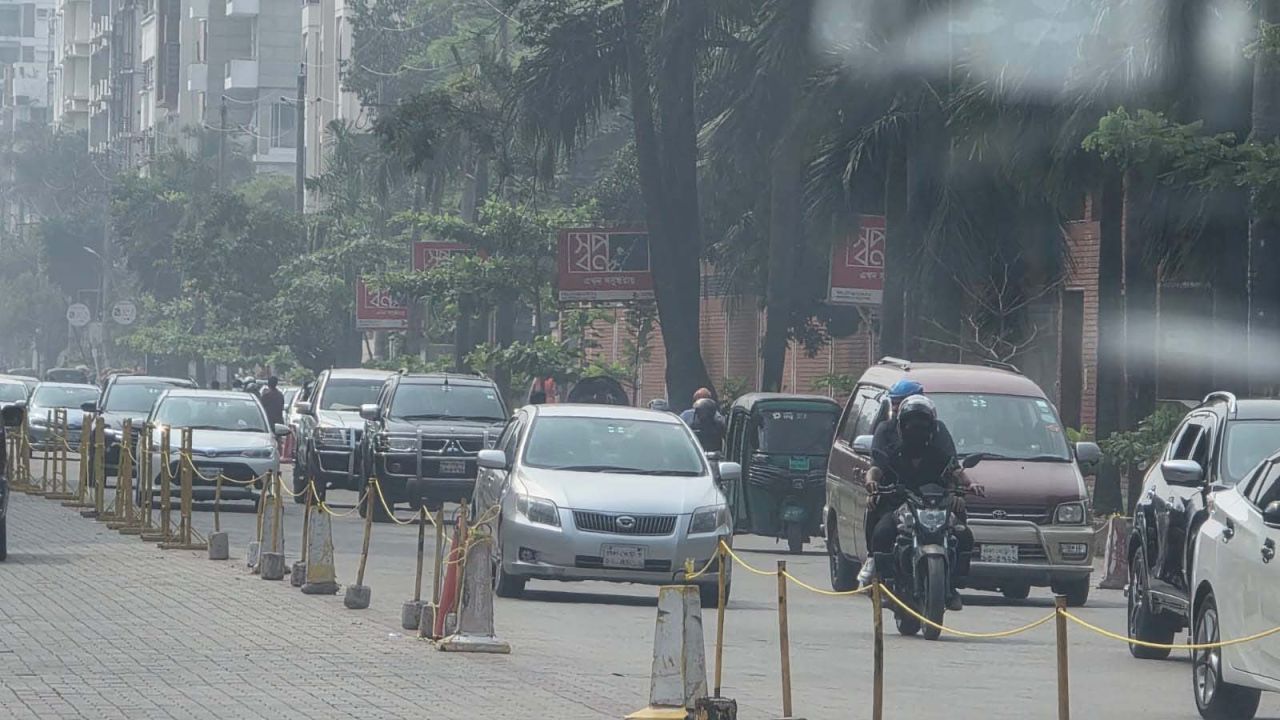 বসুন্ধরায় জ্বালানি অবকাঠামো ঘাটতি, বাড়ছে যানবাহনের চাপ