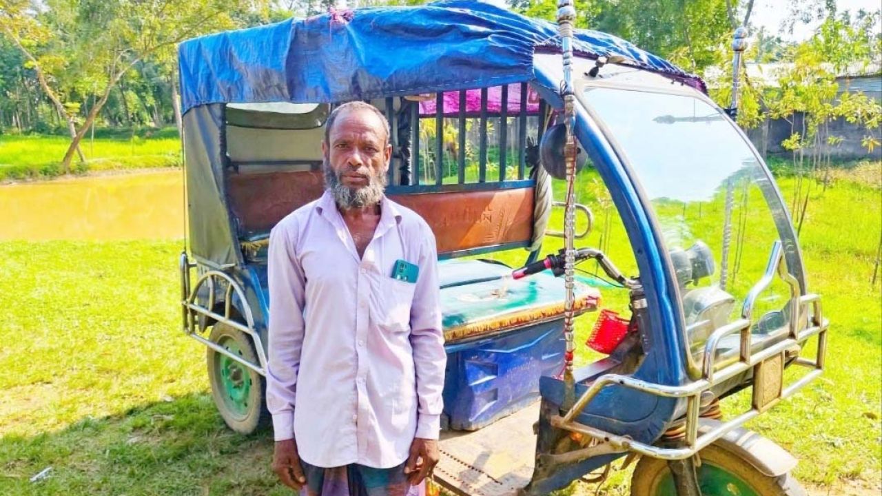 নালিতাবাড়ীতে ছিনতাই হওয়া অটোরিকশা ফিরে পেল মালিক