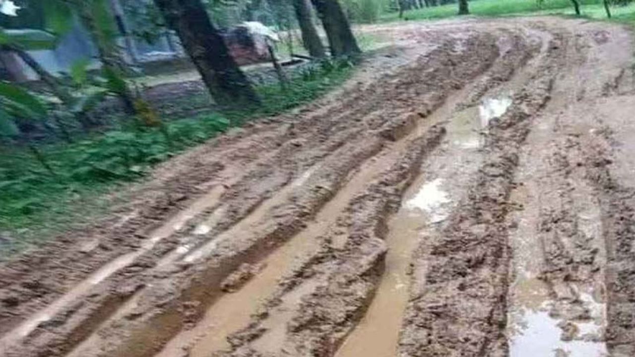 ঝিনাইগাতীতে পাকাকরণ হয়নি দুই কিলোমিটার সড়ক, দুর্ভোগে পাঁচ গ্রামের মানুষ