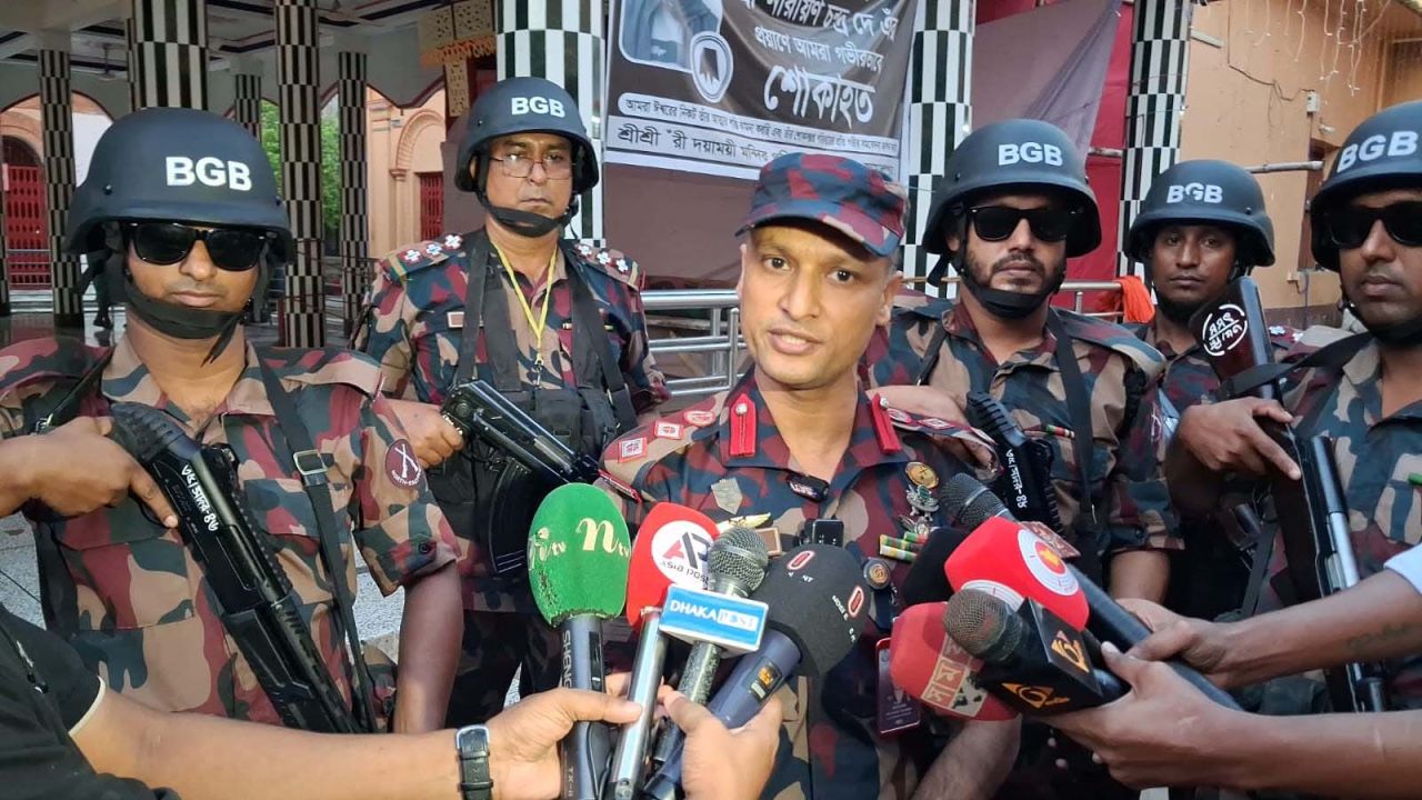 জামালপুরে ২২৭ দূর্গাপূজার নিরাপত্তায় ৩৫ বিজিবি- লেঃ কর্নেল  হাসানুর রহমান