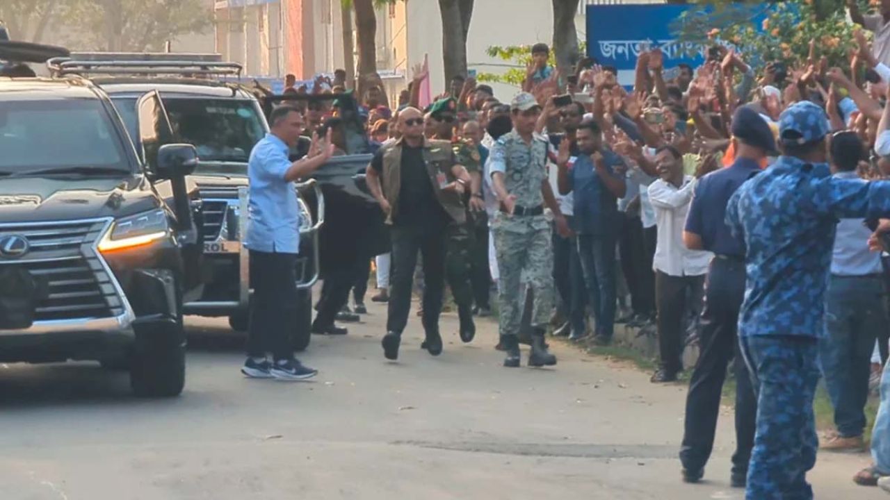 মোংলা বন্দর জেটি ও বিশেষ অর্থনৈতিক অঞ্চল পরিদর্শন করলেন প্রধানমন্ত্রী