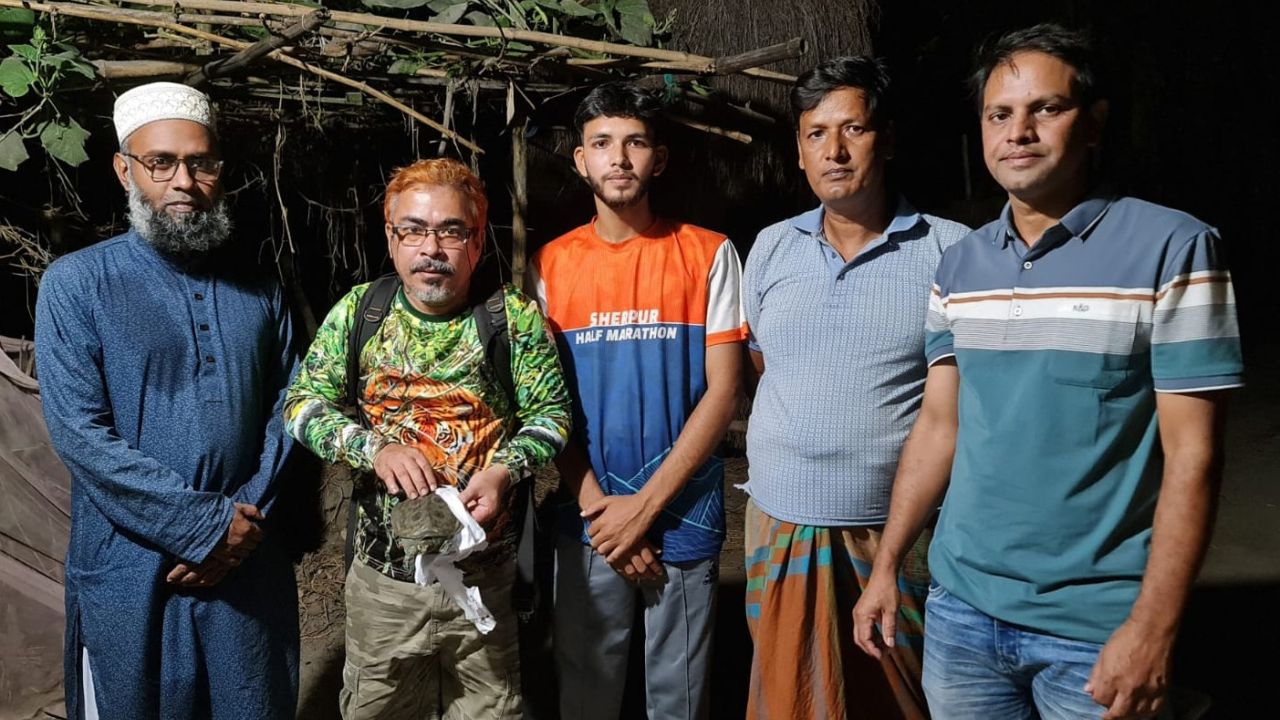 শেরপুরে এবার ধুম কাছিম উদ্ধার ও অবমুক্ত