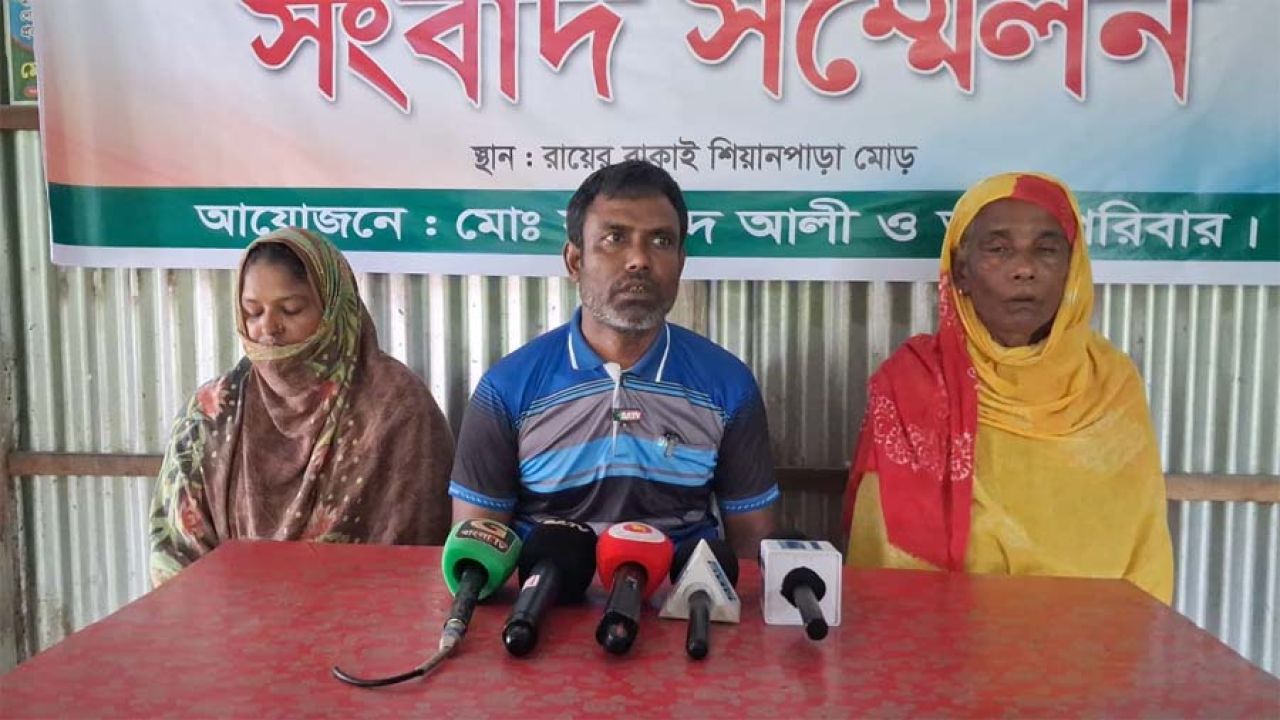 মেলান্দহ রায়ার বাকাই গ্রামে বাড়ি ঘরে হামলা ভাঙচুরের প্রতিবাদে সংবাদ সম্মেলন